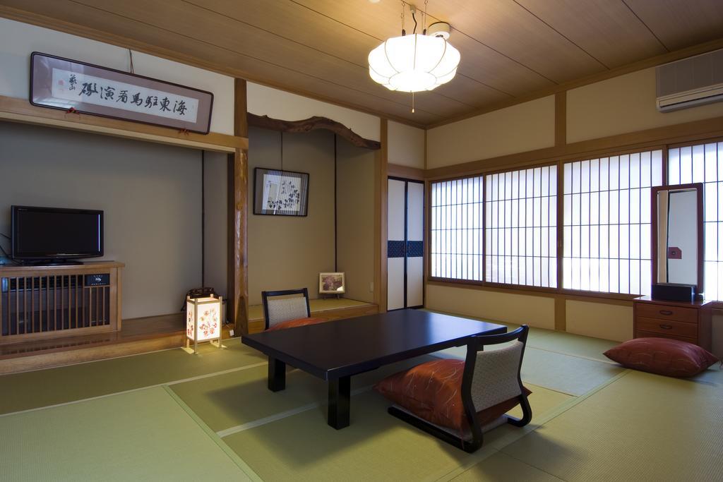 Ekinariya Ryokan Kusatsu  Bilik gambar