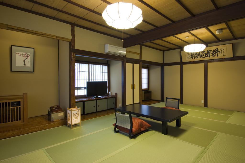 Ekinariya Ryokan Kusatsu  Bilik gambar